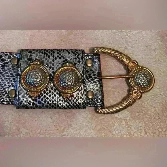 Black and white faux snakeskin belt with gold buckle and large button detail;37” - Picture 3 of 3